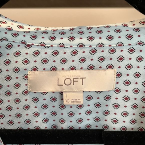 LOFT Patterned Button Down Blouse - Picture 2 of 4